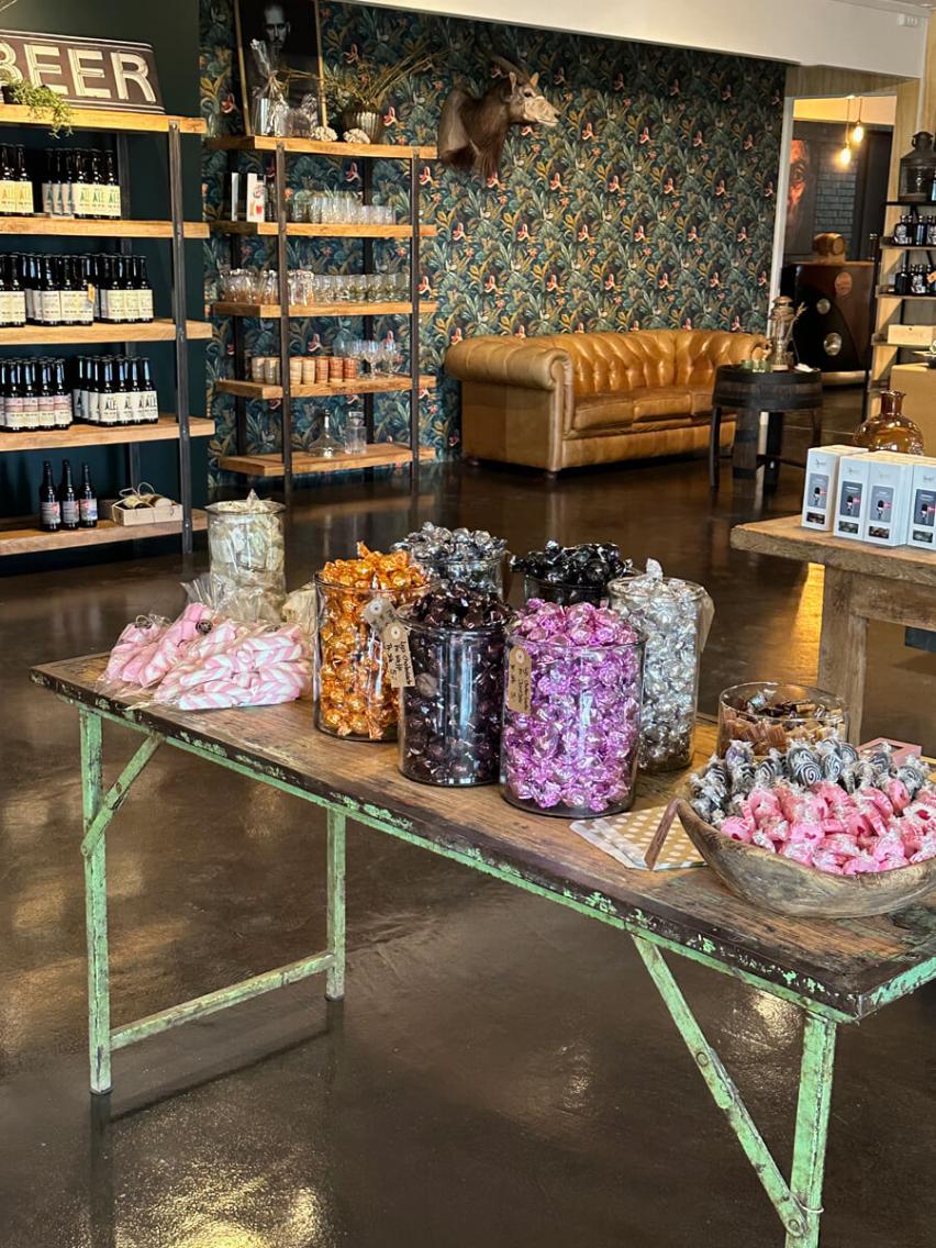 Industrielle loftlamper i forskellige farver